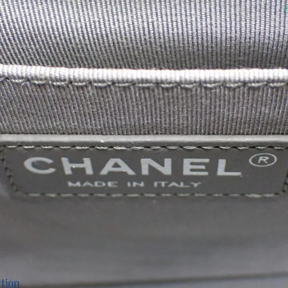 CHANEL classic shoulder